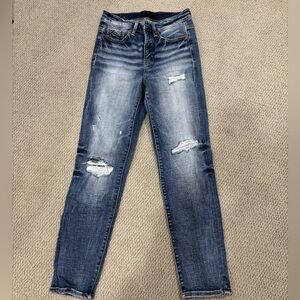 Buckle Women's Distressed Blue Jeans NWOT